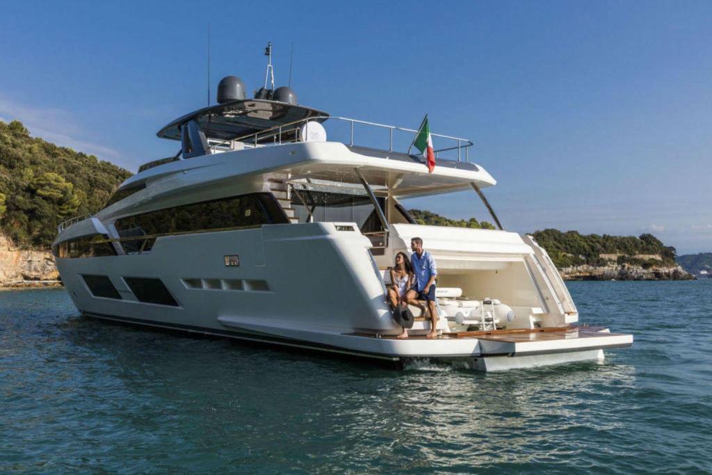 Ferretti 920