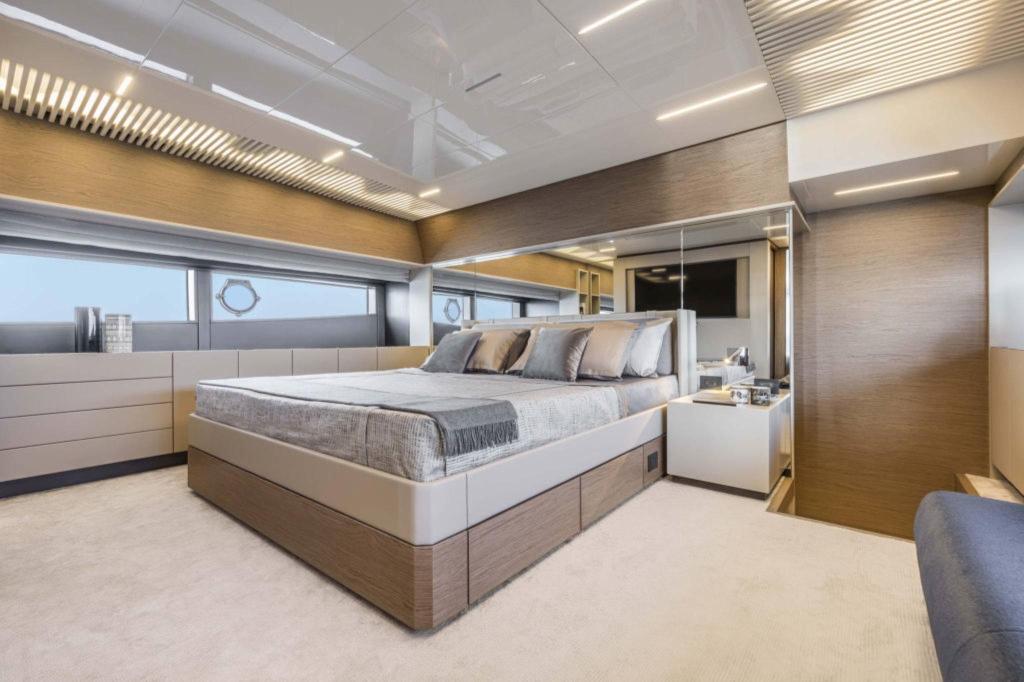 Ferretti 920