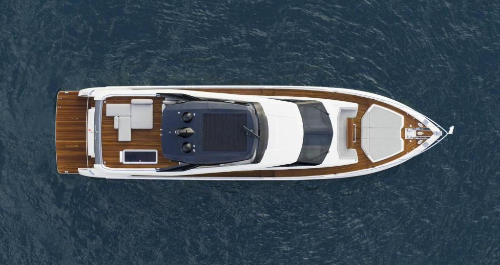 Ferretti 780