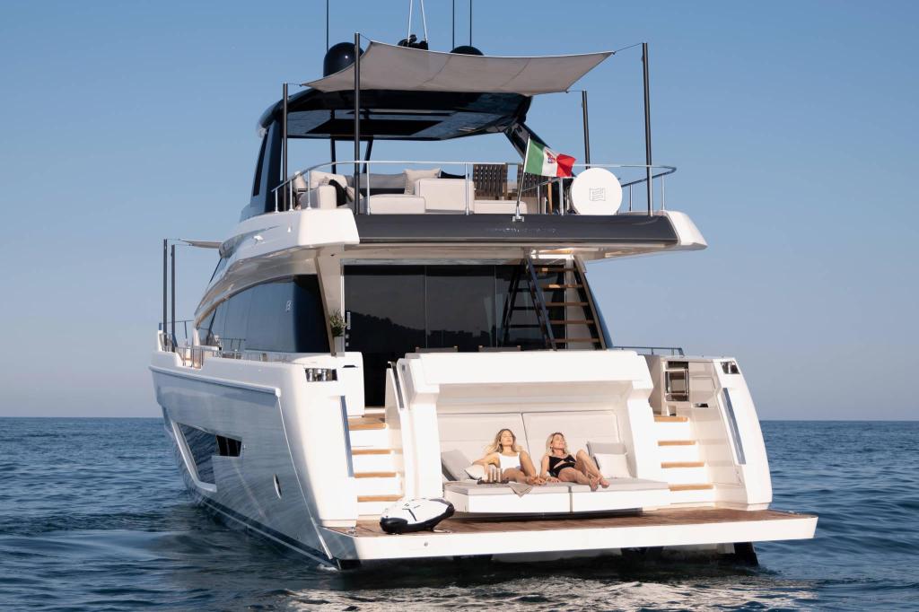 Ferretti 780