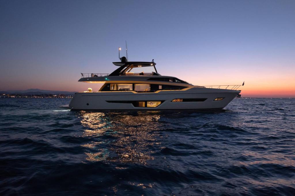 Ferretti 780