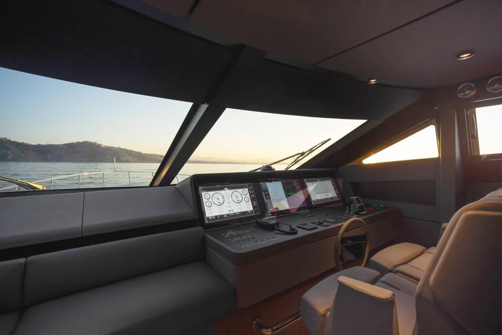 Ferretti 780