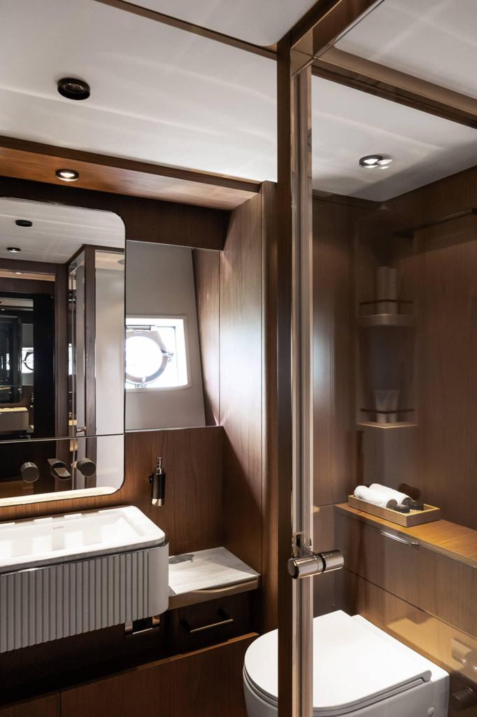 Ferretti 780