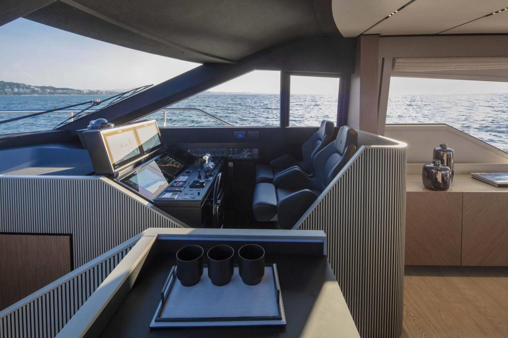 Ferretti 720
