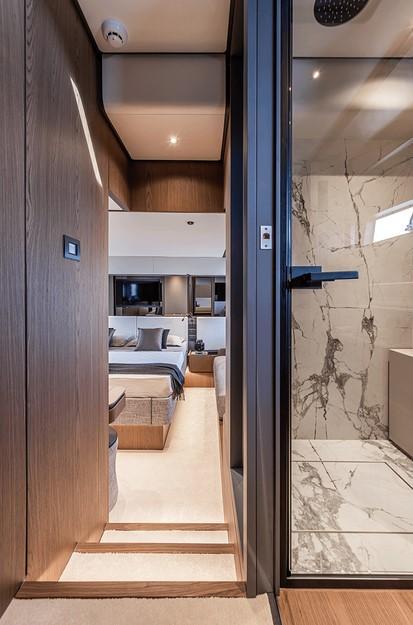 Ferretti 580