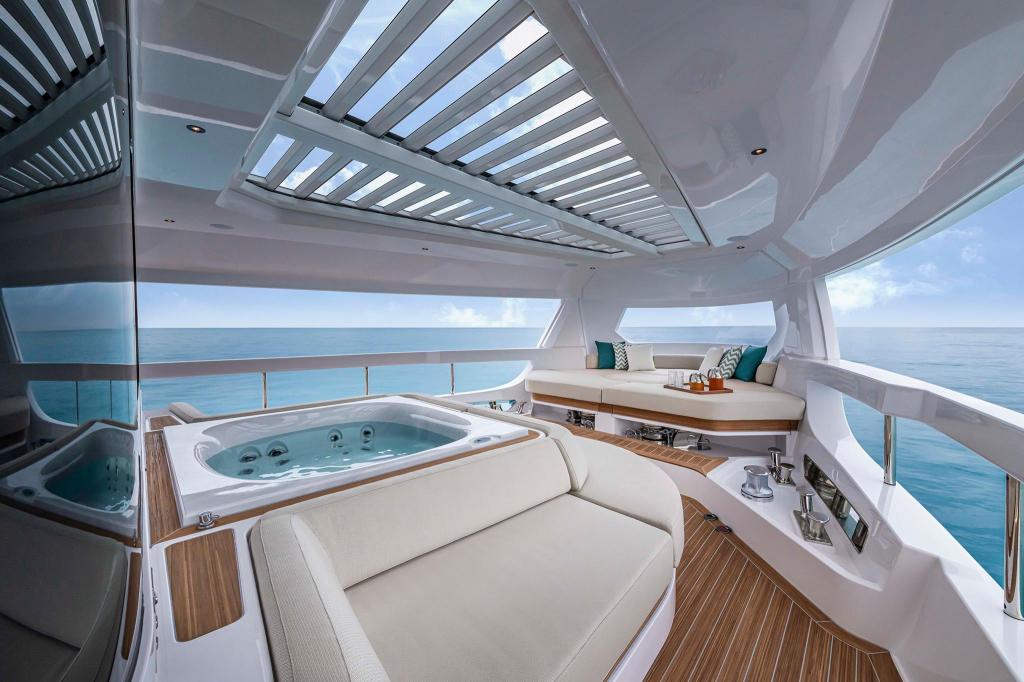 Ferretti Infynito 90