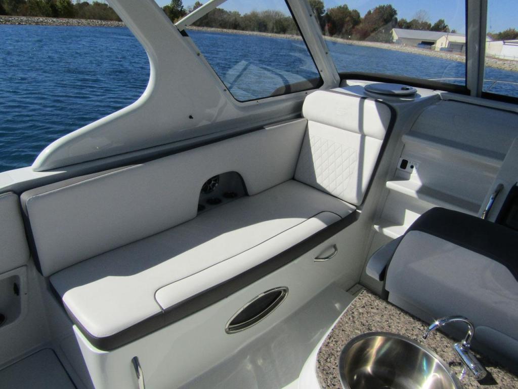 Crownline 310 CRX