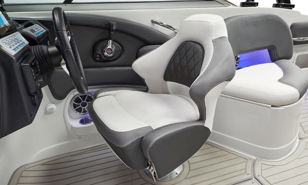 Crownline E255 Surf