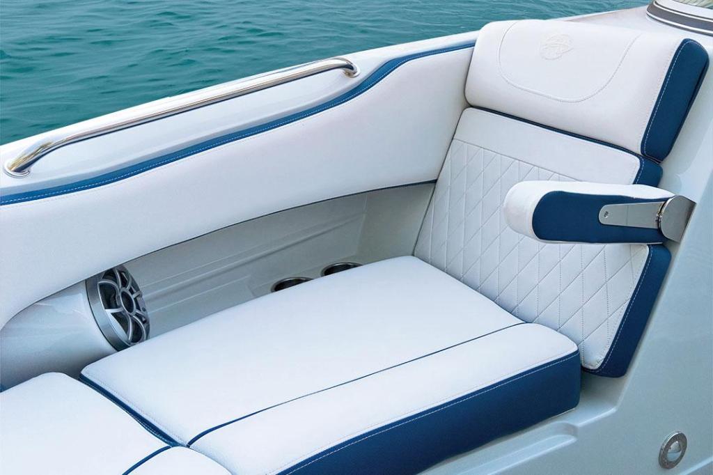 Crownline E235