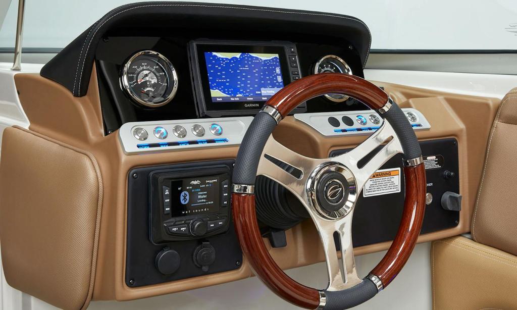 Crownline E235