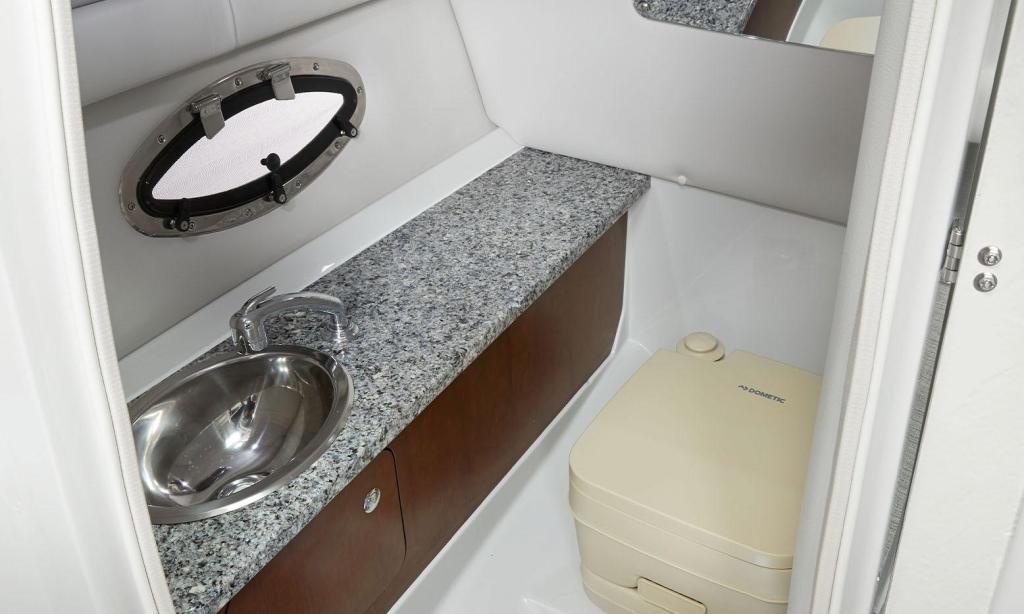 Crownline E255