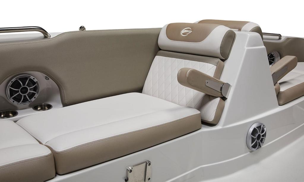 Crownline E210 XS