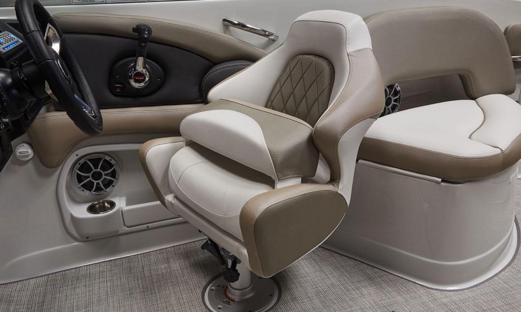 Crownline E260 XS