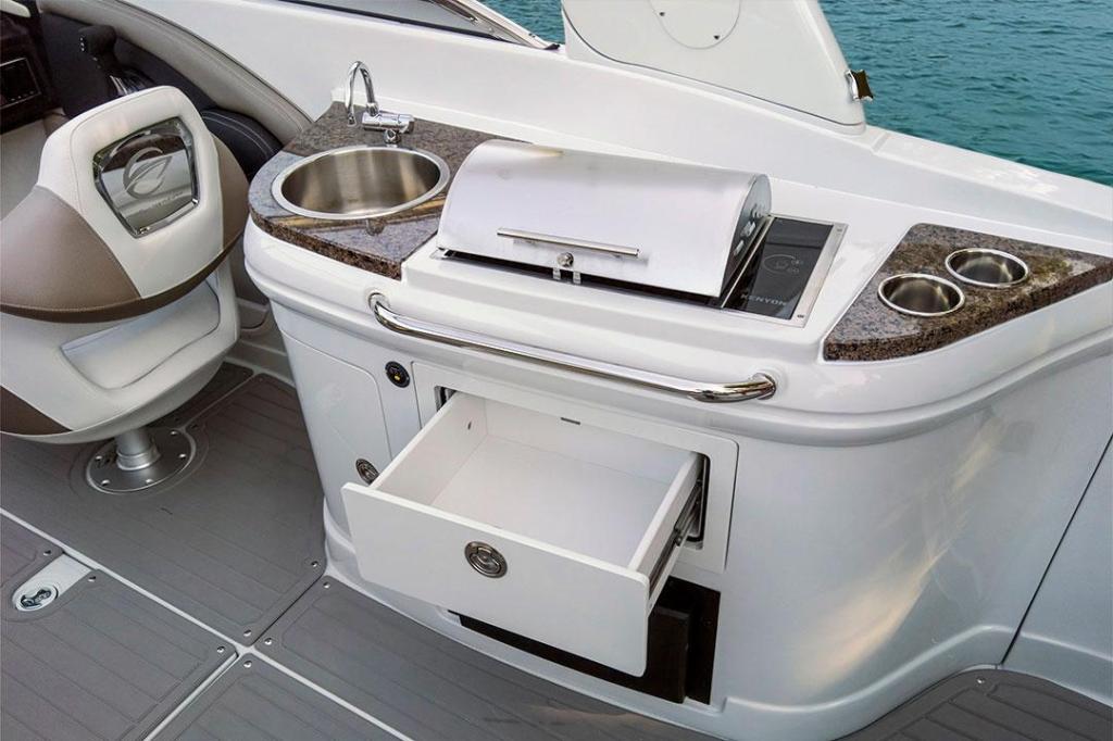 Crownline E280 XS