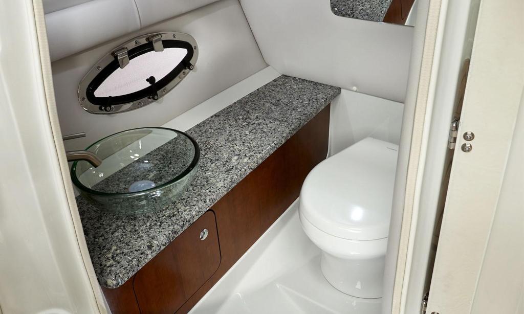 Crownline E280 XS