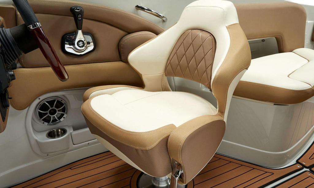 Crownline E280 XS