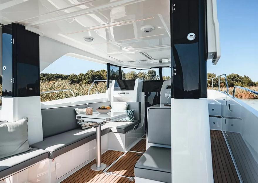 Delphia 10 Lounge Top