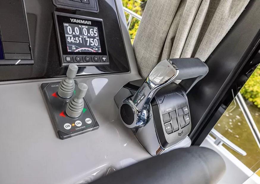 Delphia 11 Flylounge