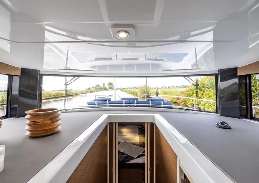 Delphia 11 Flylounge