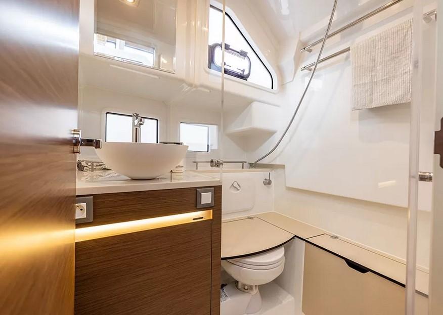 Delphia 11 Flylounge