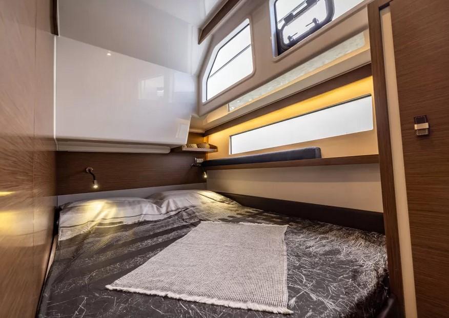 Delphia 11 Flylounge