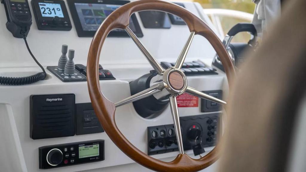 Delphia 12 Flylounge