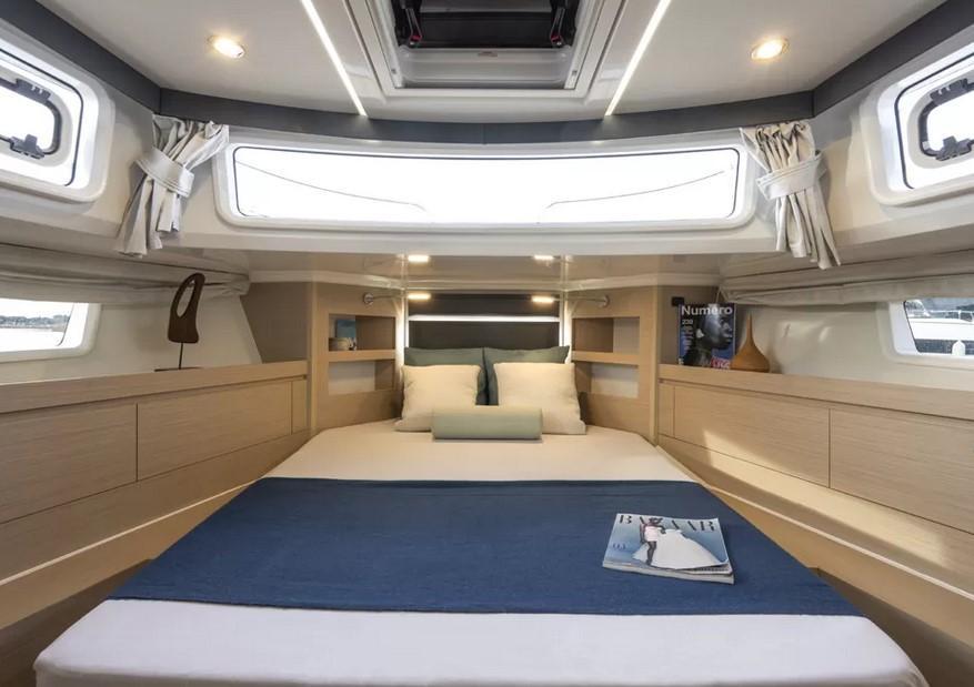 Delphia 12 Flylounge