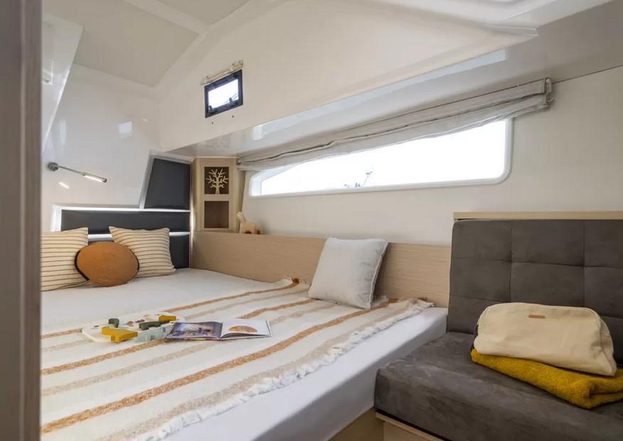 Delphia 12 Flylounge