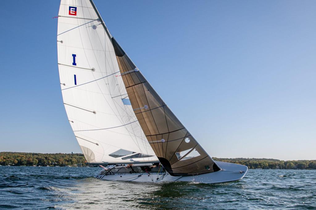 Melges E Scow