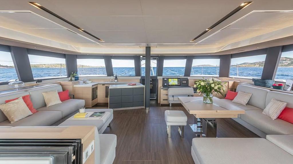 Fountaine Pajot Alegria 67