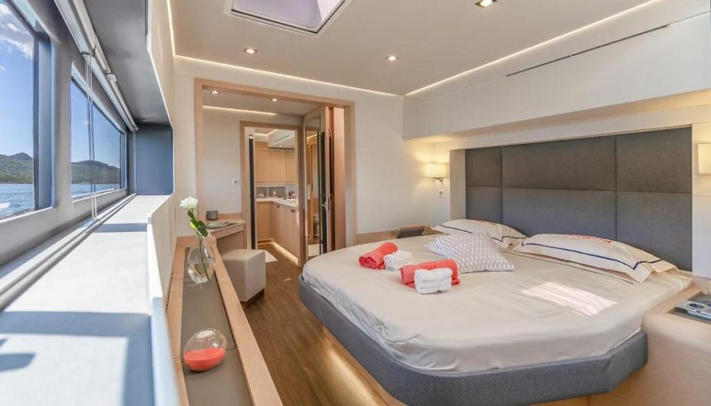Fountaine Pajot Alegria 67