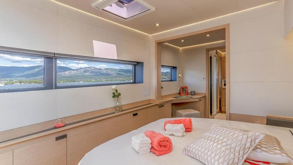 Fountaine Pajot Alegria 67