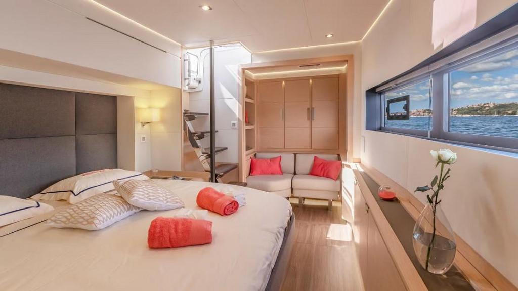 Fountaine Pajot Alegria 67