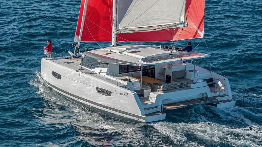 Fountaine Pajot Astr&eacute;a 42