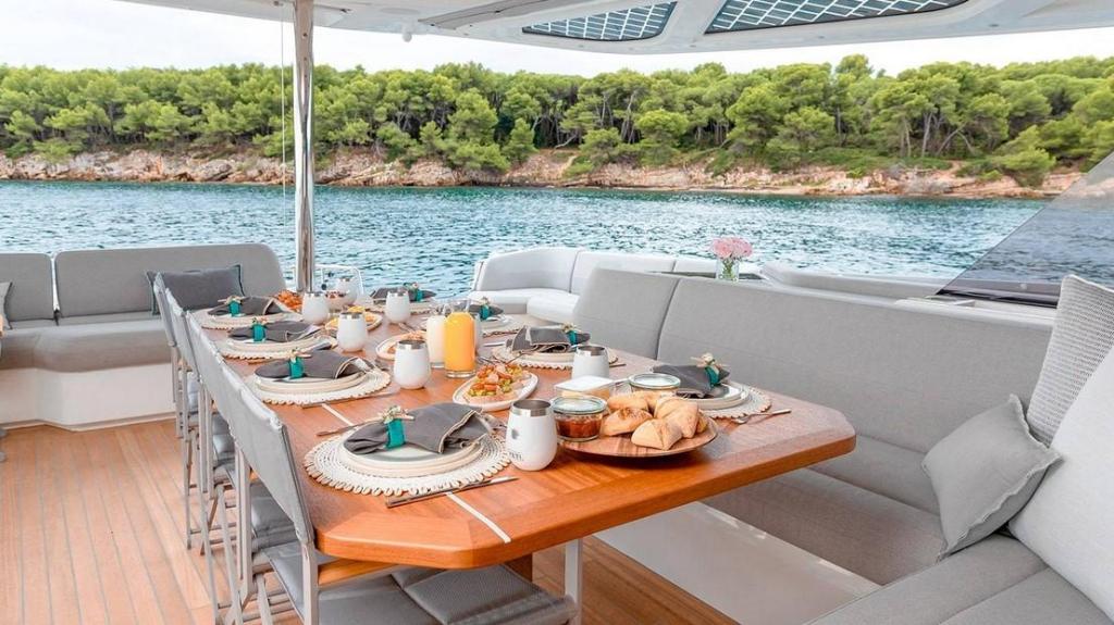 Fountaine Pajot Thira 80