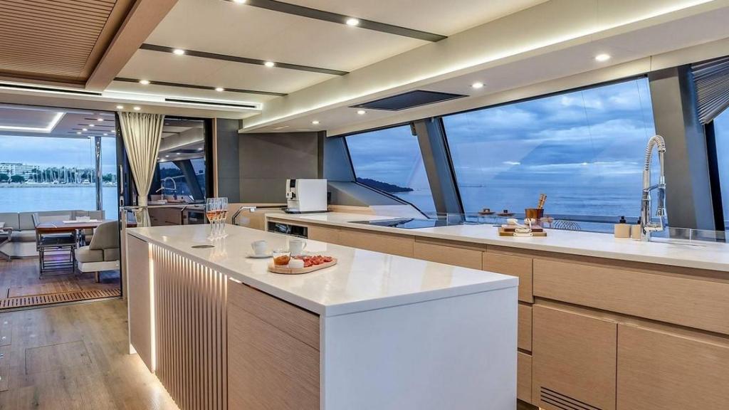 Fountaine Pajot Thira 80
