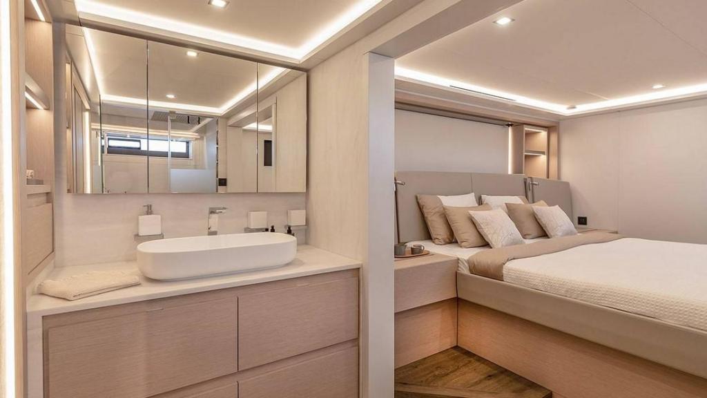Fountaine Pajot Thira 80