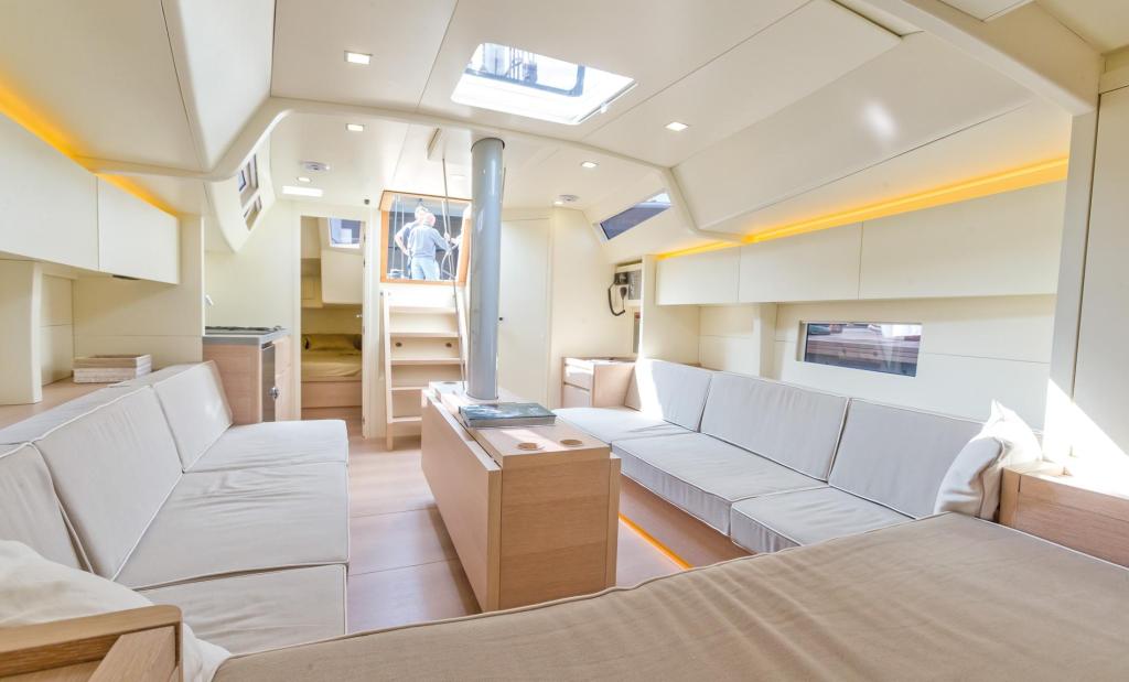 Advanced Yachts A44