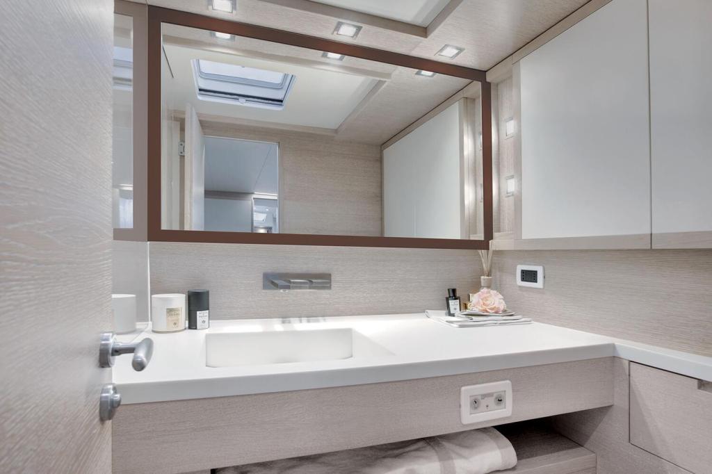Advanced Yachts A66 Salt