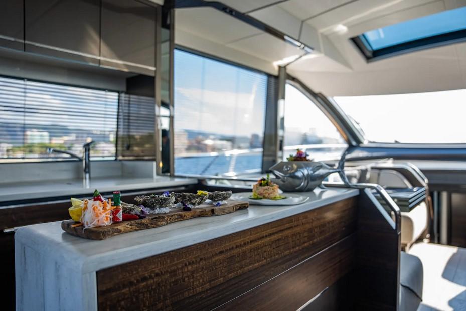 Sunseeker 65 Sport Yacht