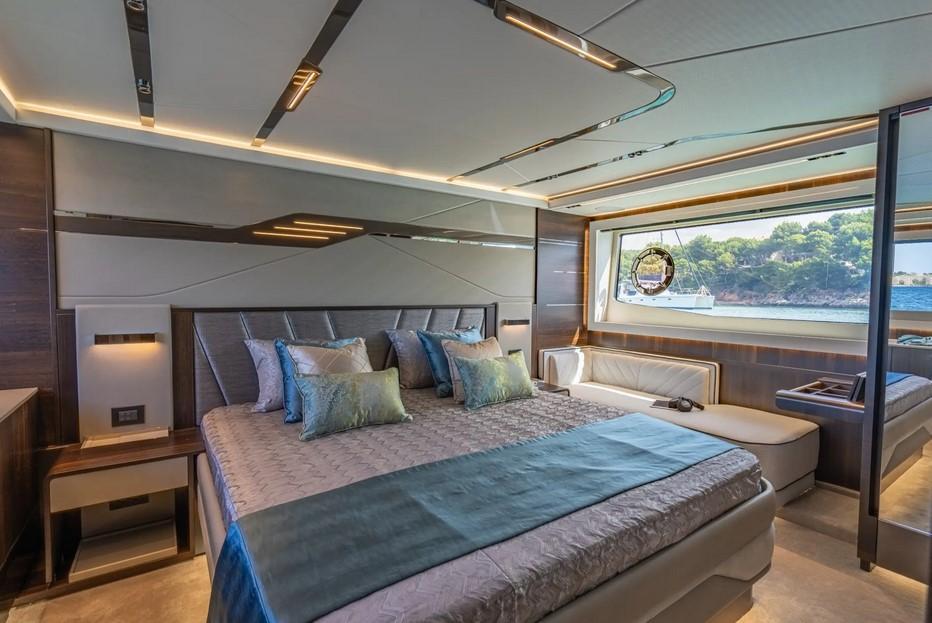 Sunseeker 65 Sport Yacht