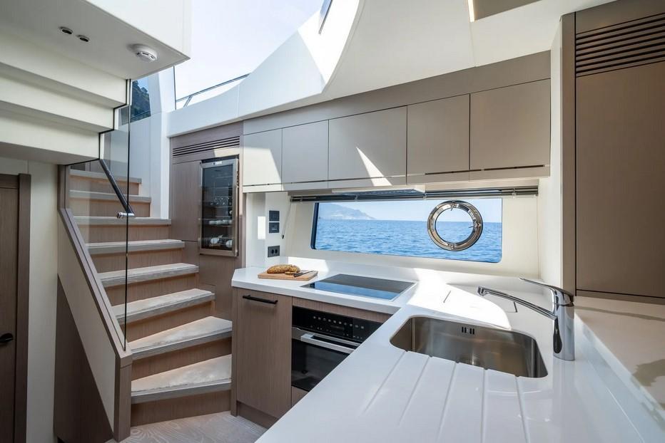 Sunseeker 75 Sport Yacht