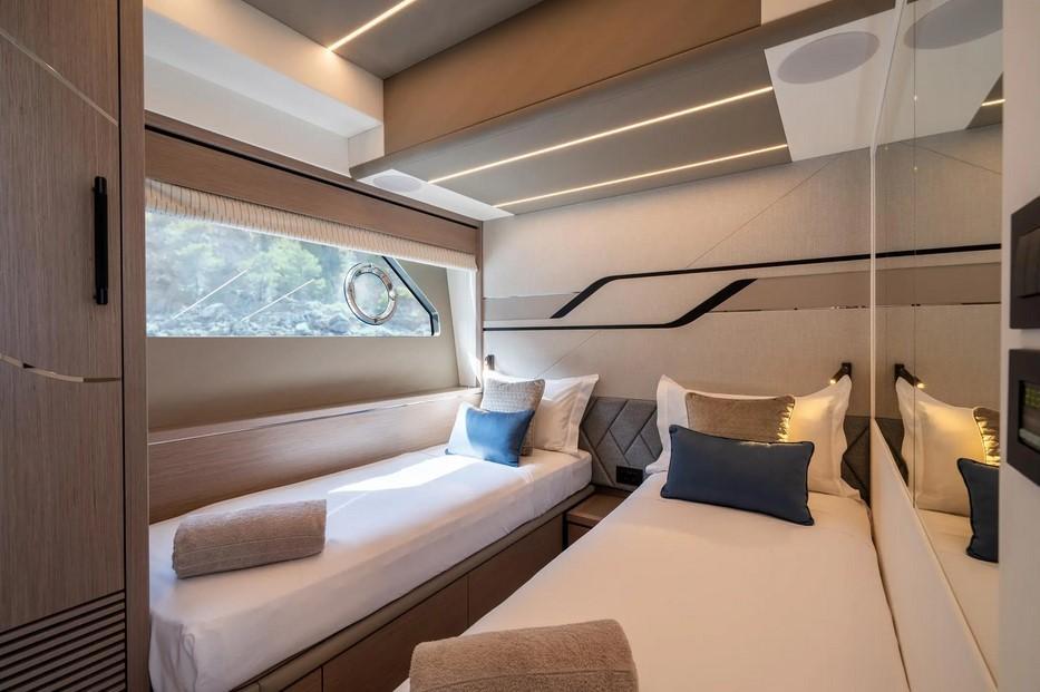 Sunseeker 75 Sport Yacht