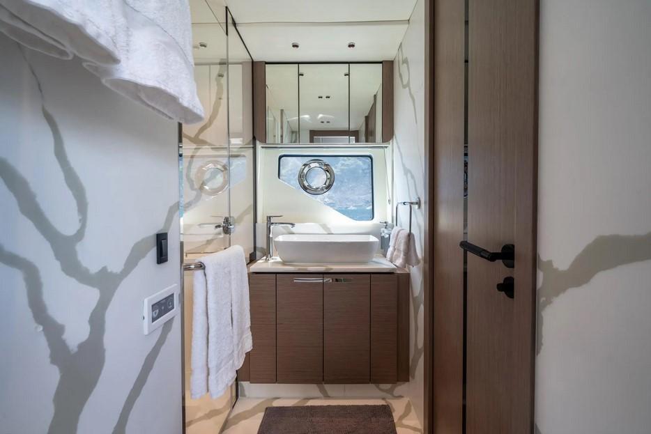 Sunseeker 75 Sport Yacht