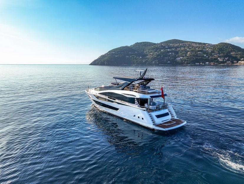 Sunseeker 88 Yacht