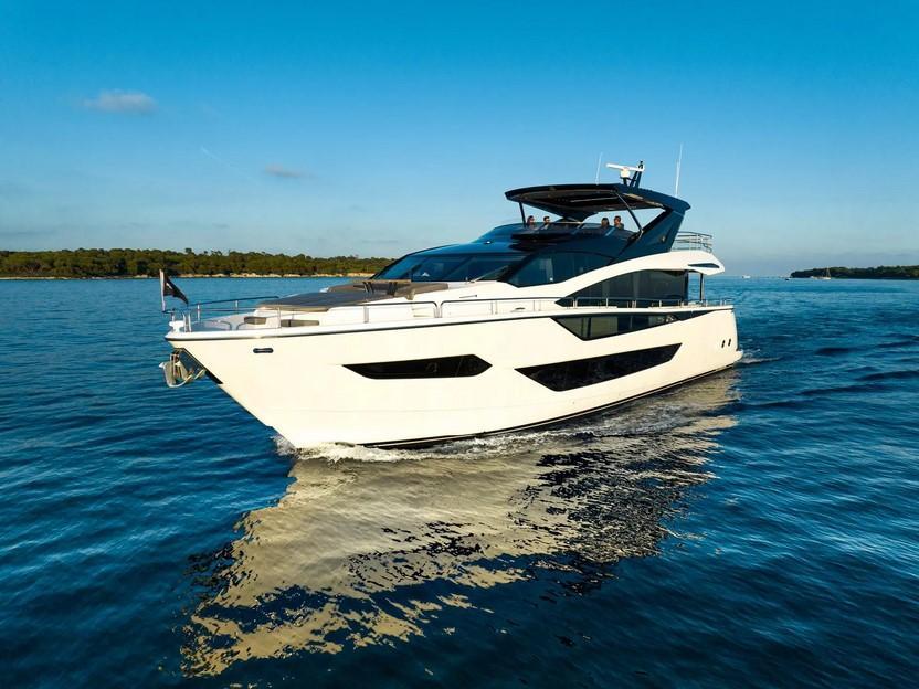 Sunseeker 88 Yacht