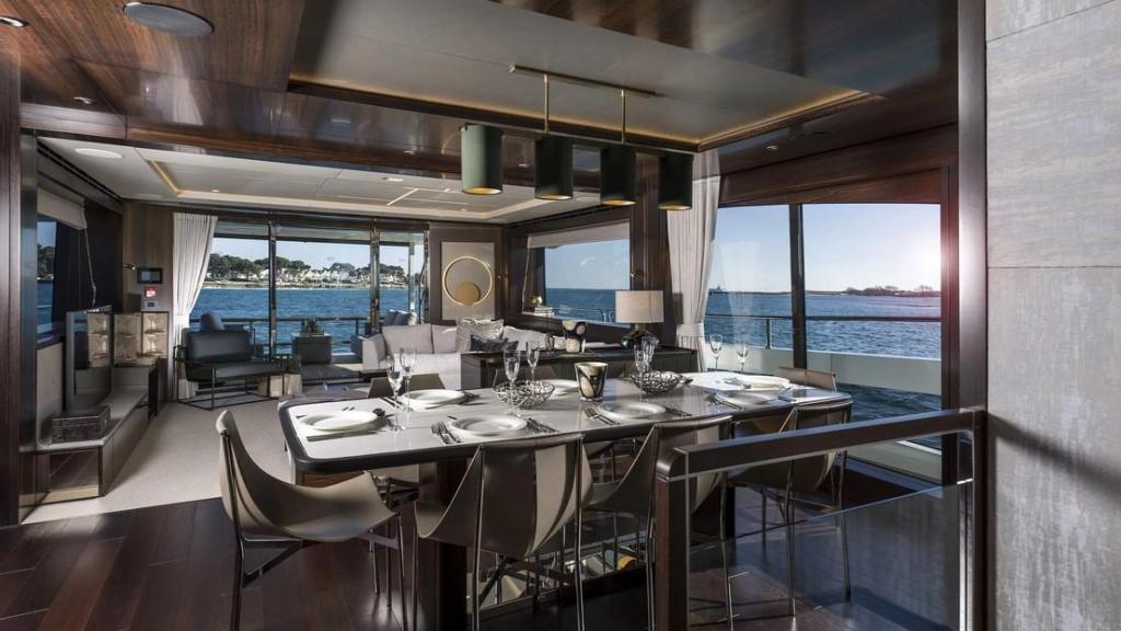 Sunseeker 88 Yacht