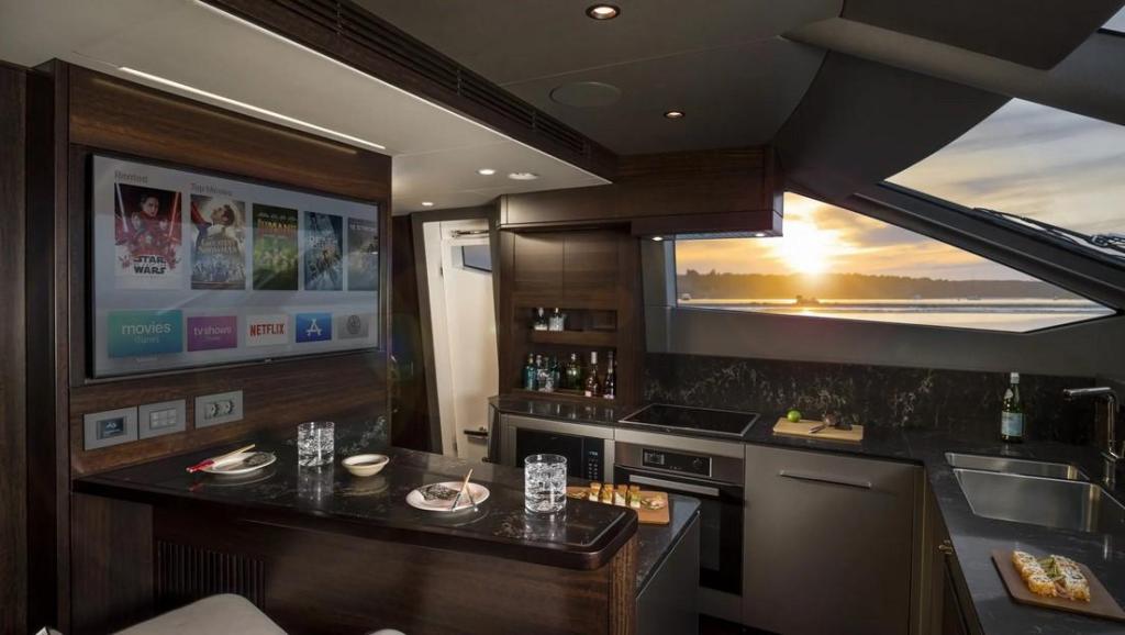 Sunseeker 88 Yacht