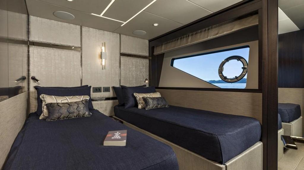 Sunseeker 88 Yacht