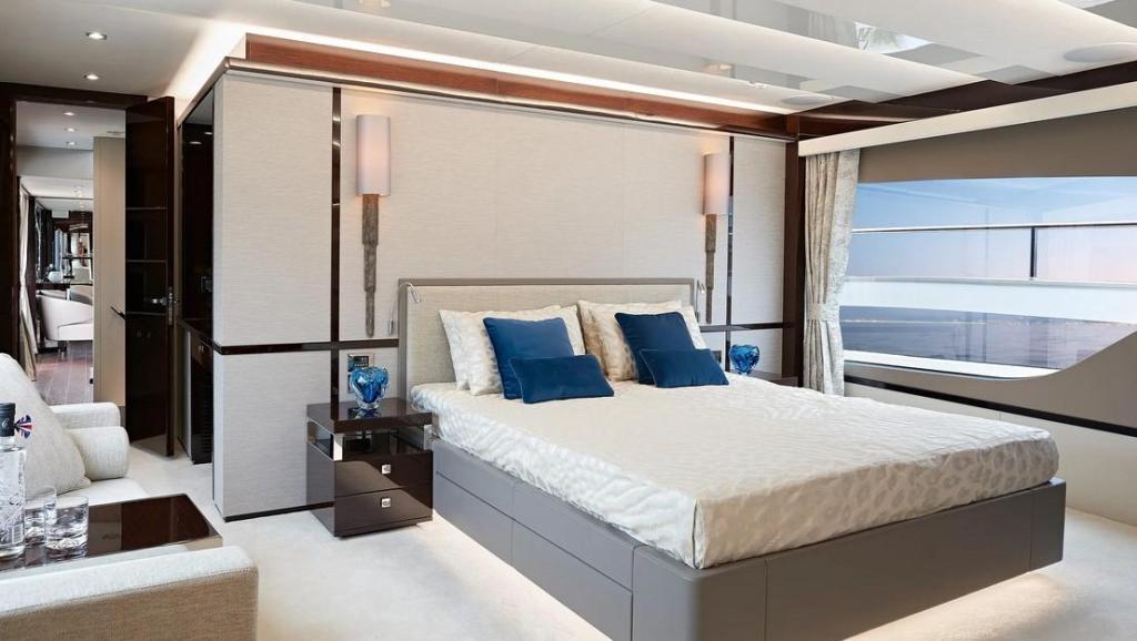 Sunseeker 95 Yacht